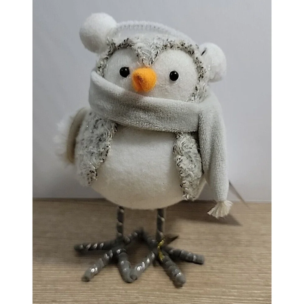 Wonder shop Target 2020 - Amber‎ our feathery friend wearing muffs & scarf